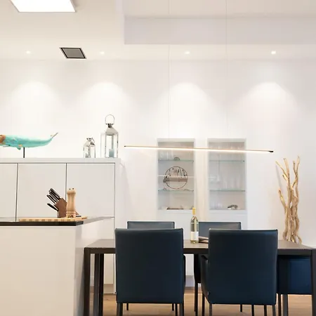 First Bel Etage アパート *