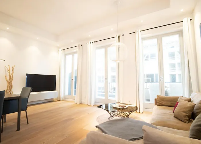 First Bel Etage 아파트